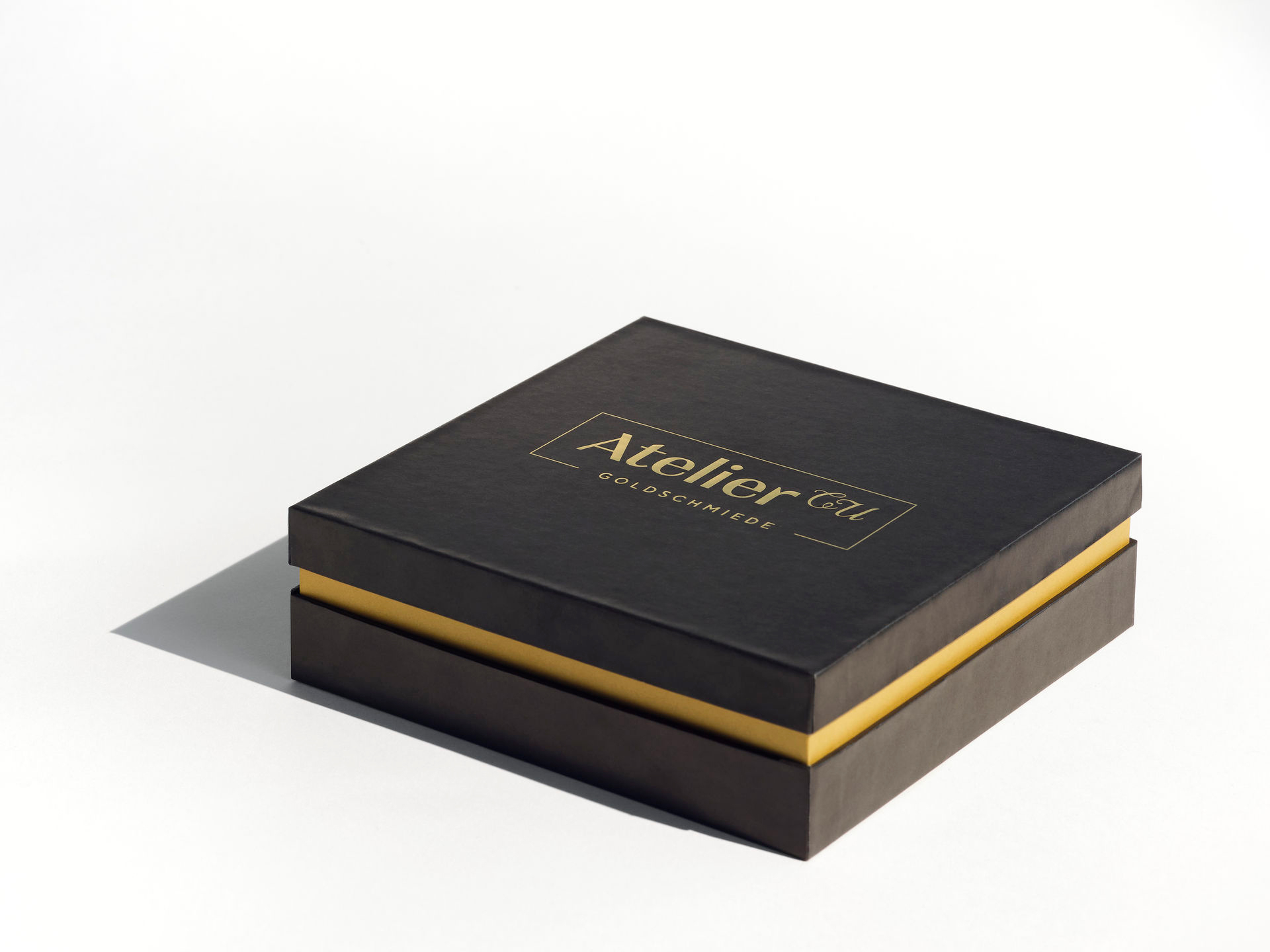 Edle Verpackungen mit Goldfolienprägung